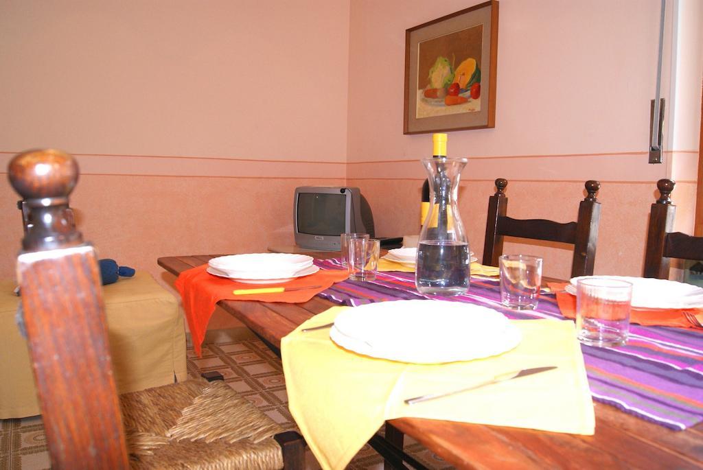 Apartamento La Terrazza Tra Pini E Mare San Bartolomeo Al Mare Habitación foto